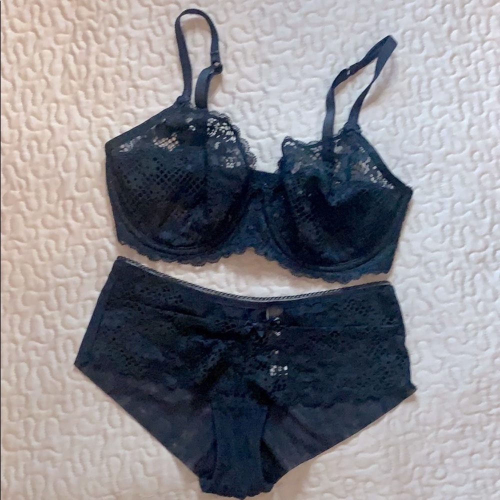 Adore Me 32G Bra and XS Panty Set